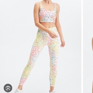 EUC patchwork daisy Fabletics sports bra and 7/8 leggings set